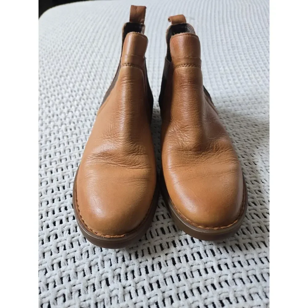 Born Brenta II Chelsea Bootie Wheat Brown Leather Size 7.5 M